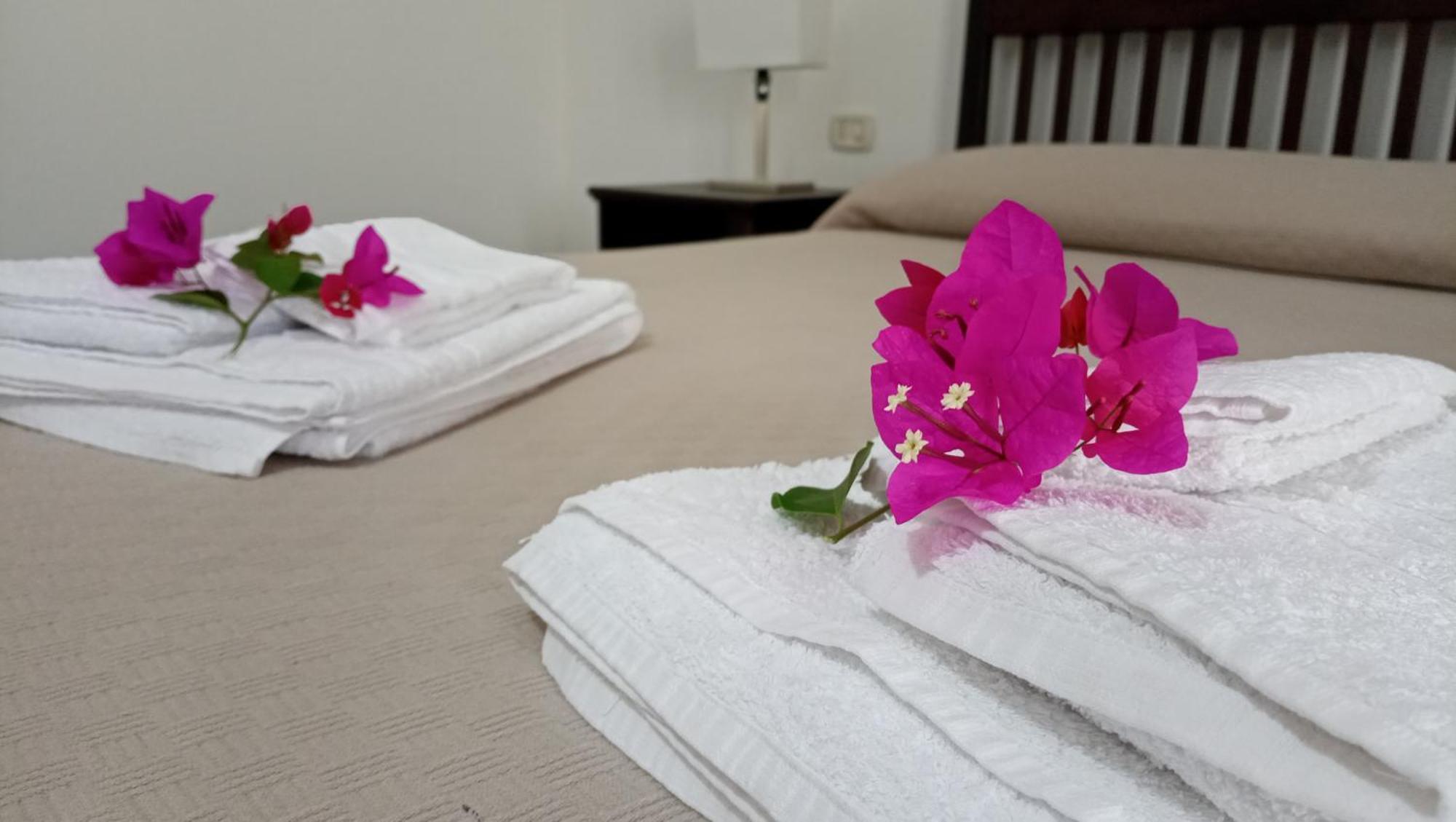 Holiday Home Tarinuzza 利帕里 外观 照片